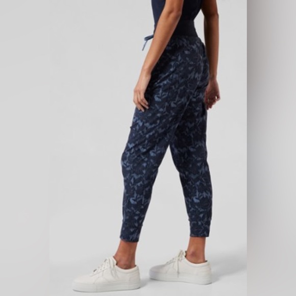 Athleta Women’s Trekkie North Jogger - Picture 3 of 13